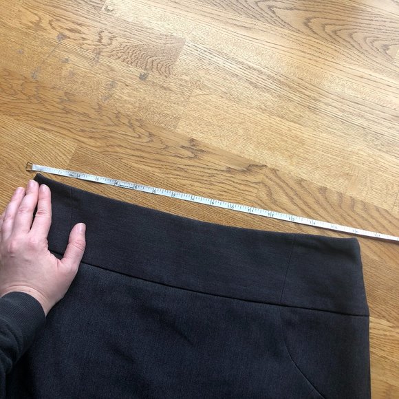 The Limited Studio 400 Gray Skirt Size 10 - Picture 8 of 10
